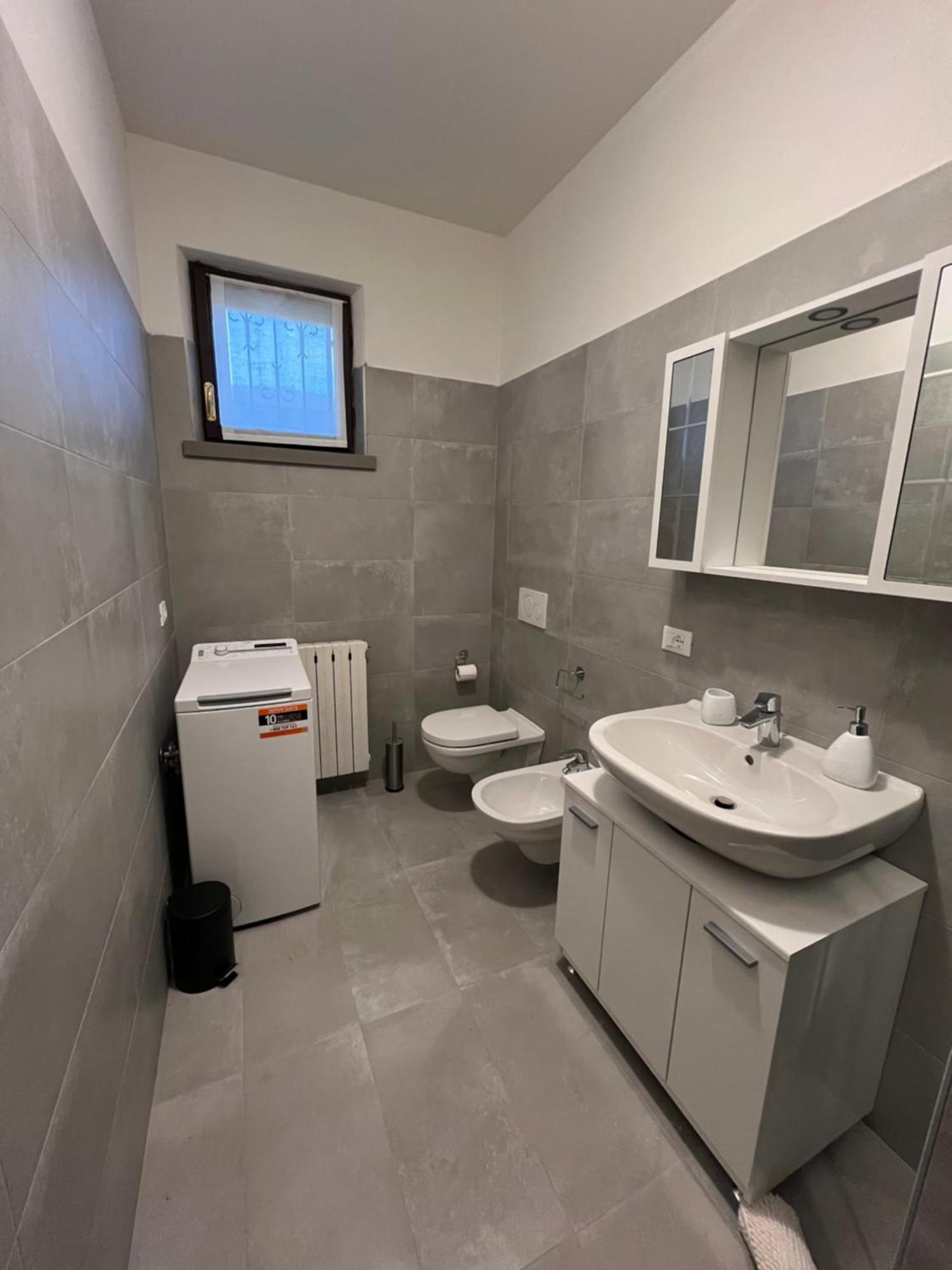 La Vela Apartment ซีร์มิโอเน ภายนอก รูปภาพ