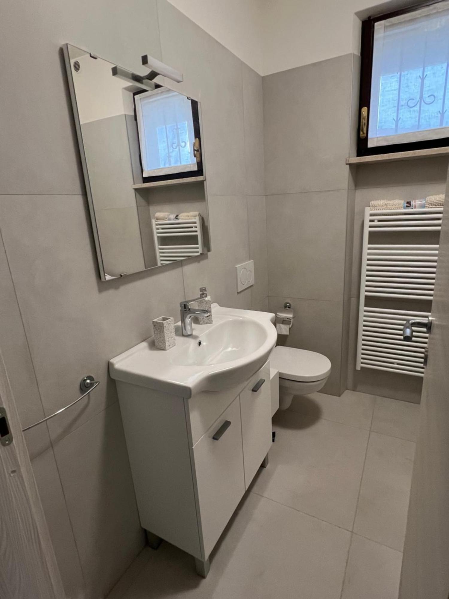 La Vela Apartment ซีร์มิโอเน ภายนอก รูปภาพ