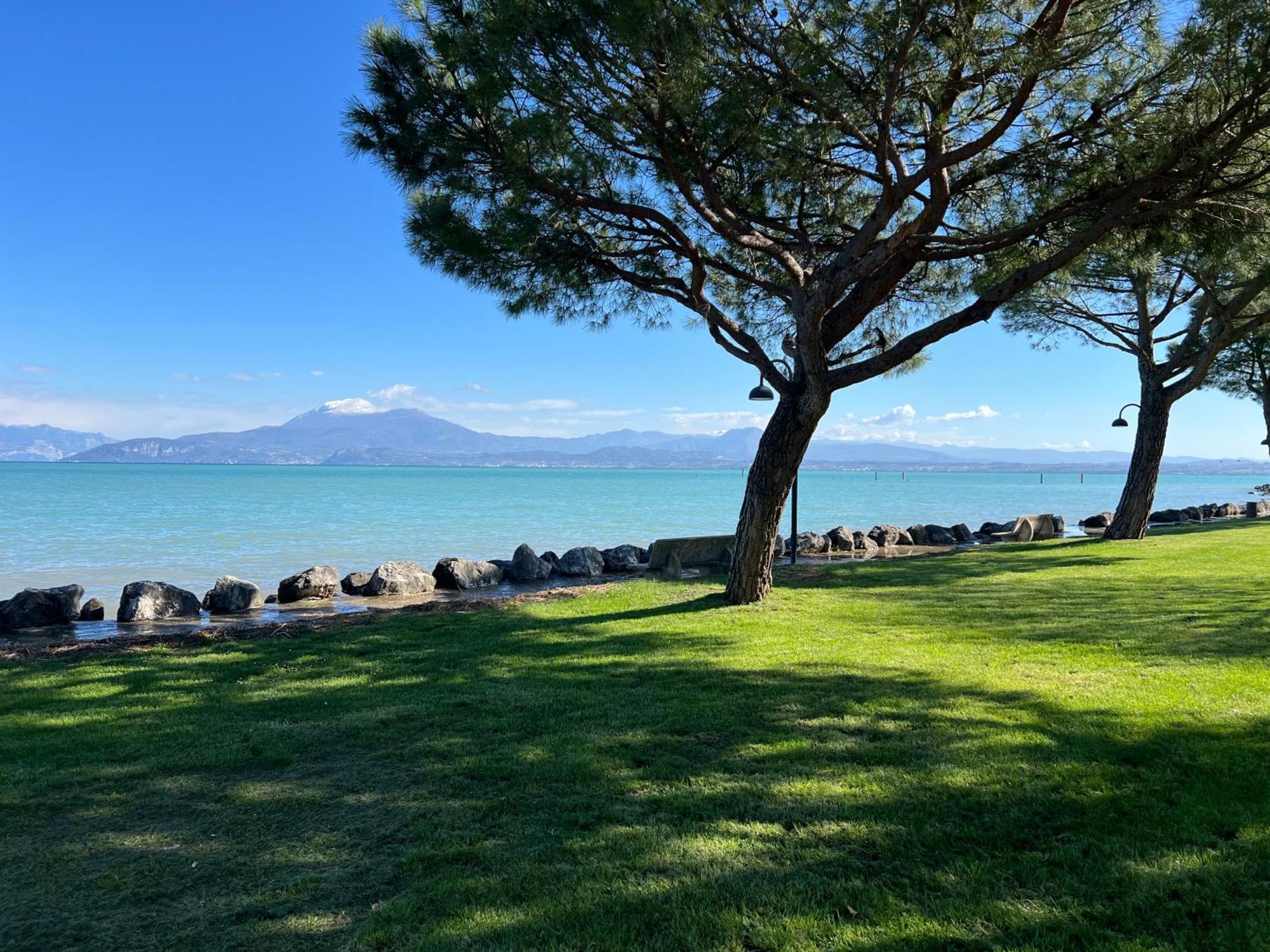 La Vela Apartment ซีร์มิโอเน ภายนอก รูปภาพ